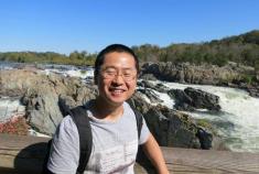 photograph of Honglin Zhong